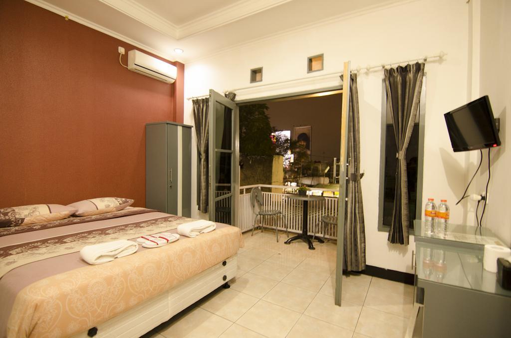 Guest House Salon Fora Gegerkalong Setiabudhi Bandung Kültér fotó