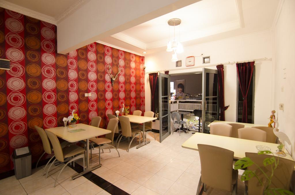 Guest House Salon Fora Gegerkalong Setiabudhi Bandung Kültér fotó