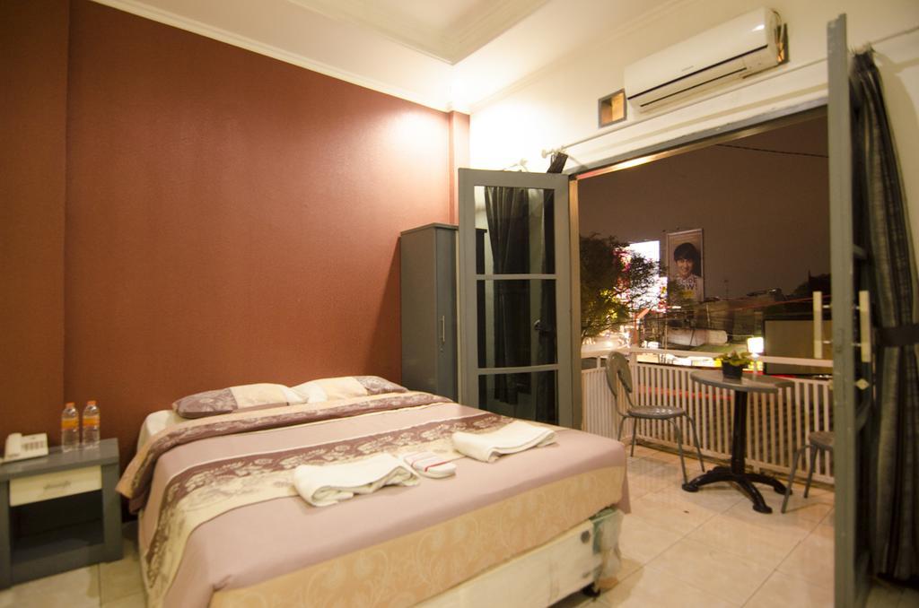 Guest House Salon Fora Gegerkalong Setiabudhi Bandung Kültér fotó